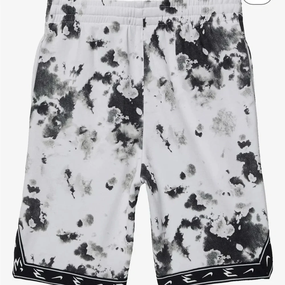Nike 3 band big kids XL‎ change shorts
